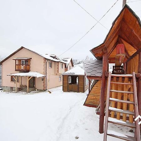 Appartamento На Гірському Схилі Slavske Esterno foto