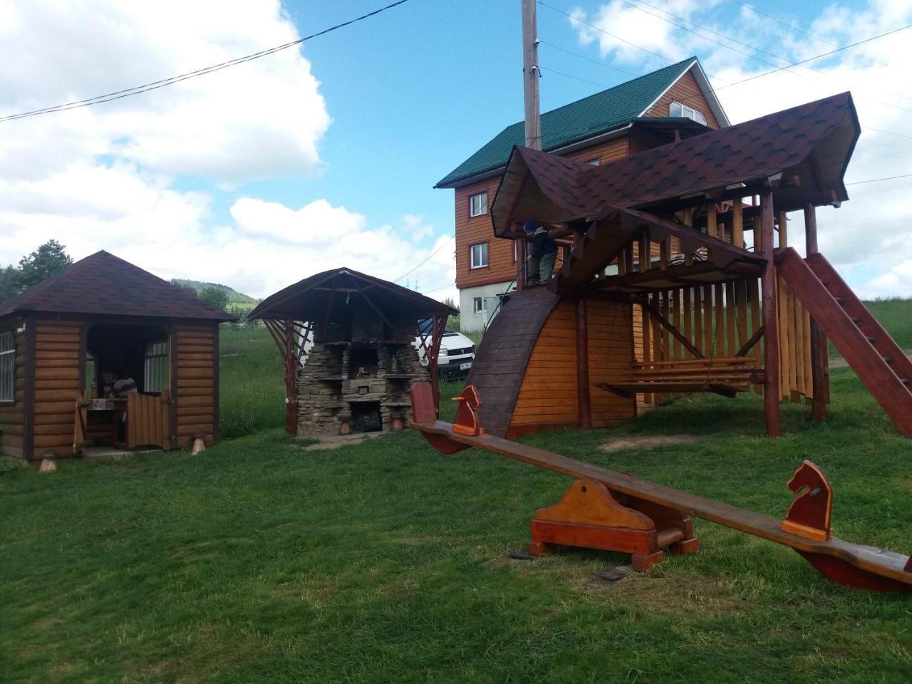 Appartamento На Гірському Схилі Slavske Esterno foto
